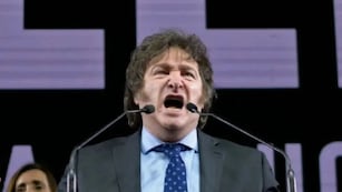 ¿Javier Milei es el hombre gris?: la profecía del Nostradamus argentino que se estaría cumpliendo