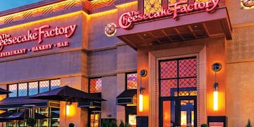 Furor por el primer local de The Cheesecake Factory.