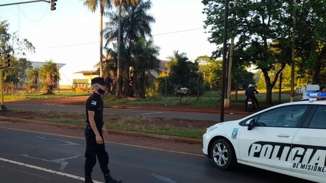 Despiste de una motocicleta en Garupá dejó un fallecido y un herido grave.