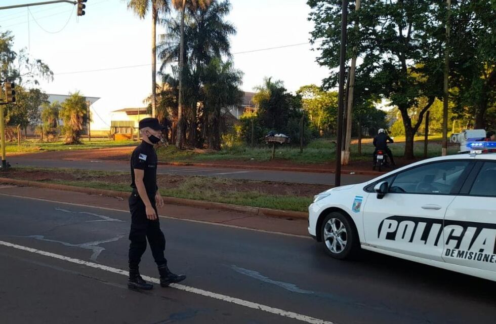 Despiste de una motocicleta en Garupá dejó un fallecido y un herido grave