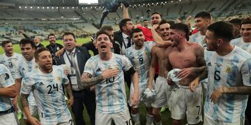 Los festejos de Argentina campeón en el vestuario del Maracaná.