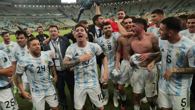Los festejos de Argentina campeón en el vestuario del Maracaná.
