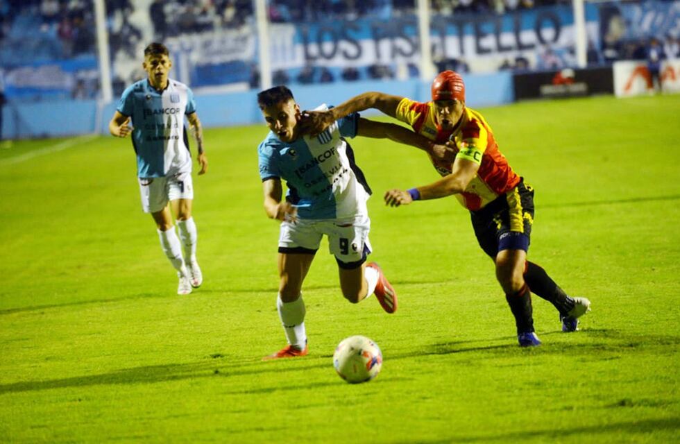 Carlos Bossio y el empate de Racing: “A veces acelerados, pero lo buscamos siempre”