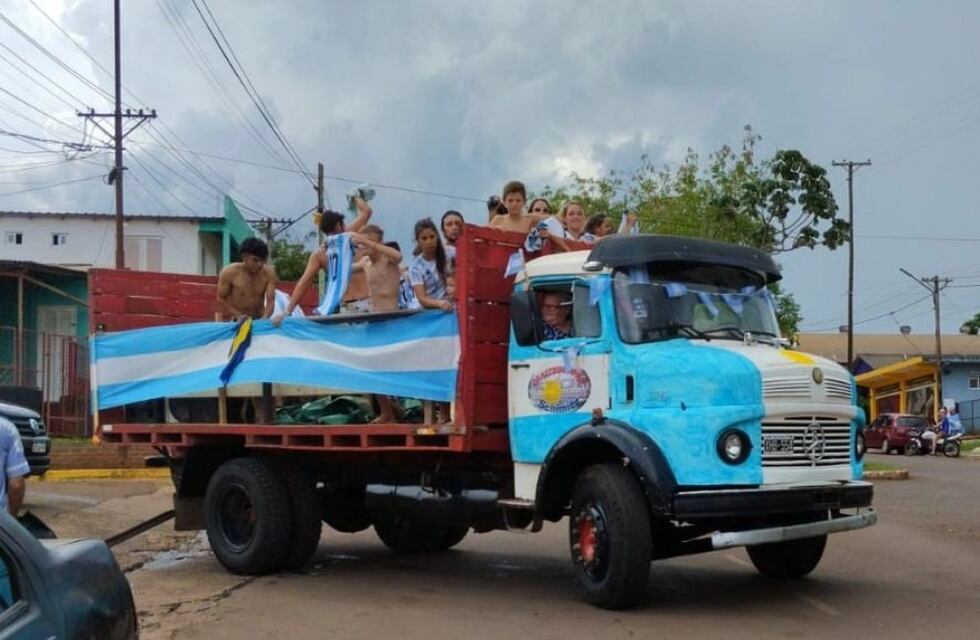 Puerto Iguazú festejó la victoria de la Selección