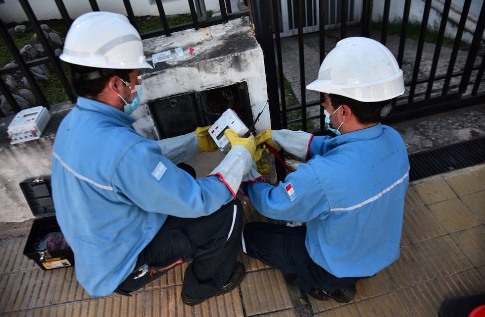 ¡Hasta los cables!: Epec realizaba una conexión subterránea y aparecieron los ladrones
