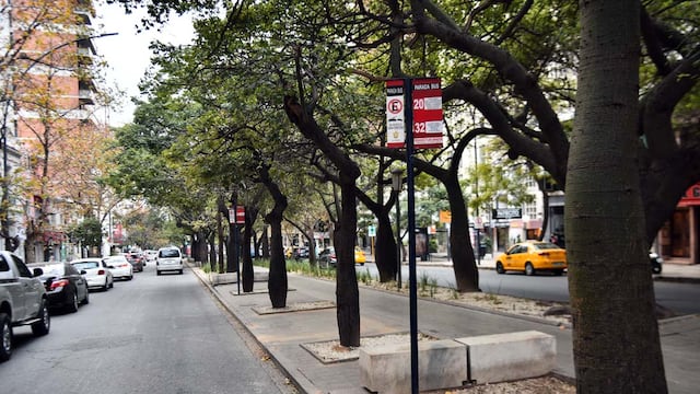 El policía estaba de franco y por tomar un colectivo cuando sufrió el robo en Córdoba. (Pedro Castillo/ La Voz)