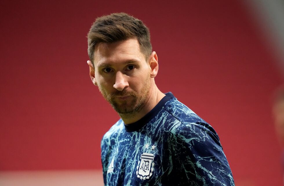 Copa América: un brasileño mostró un enorme tatuaje de Lionel Messi en su espalda