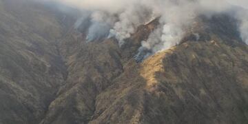 El Rincón: trabajan para sofocar un incendio a 3.400 metros de altura