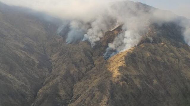 El Rincón: trabajan para sofocar un incendio a 3.400 metros de altura