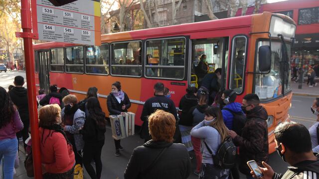 Las encuestas se realizarán desde este lunes hasta mediados de octubre en las paradas de los colectivos.