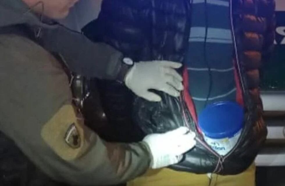 Aristóbulo del Valle: llevaba cogollos de marihuana escondidos en una lata de leche