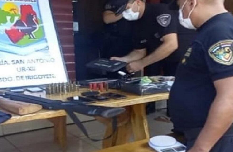 San Antonio: secuestrar armas, droga y varios elementos