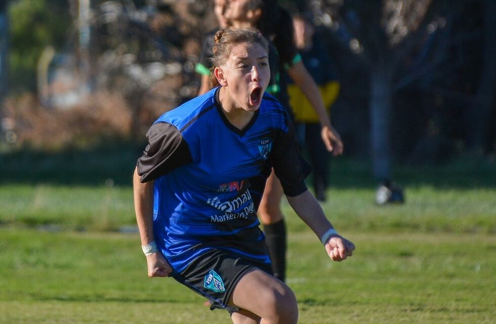 Fútbol Femenino: Puerto Belgrano volvió a la victoria y continúa como escolta