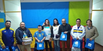 Representantes de la agrupación repartieron elementos de estudio en el establecimiento educativo de Juramento 961.