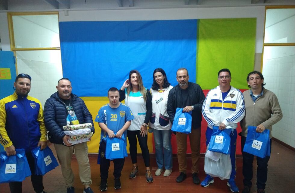 La Peña Mouzo entregó útiles en la Escuela Municipal N°8