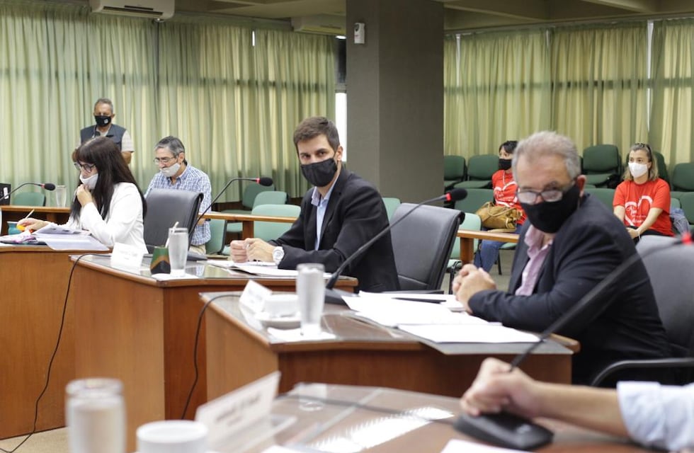 Leonardo Viotti pide declarar a la educación como esencial