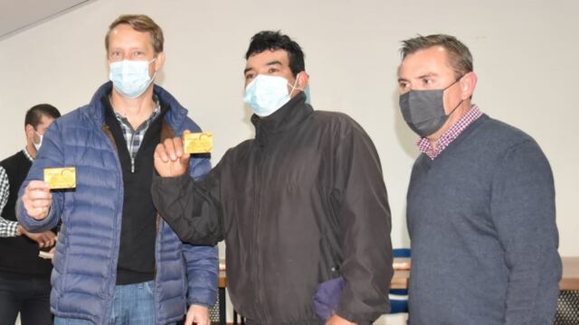 Se hizo entrega de carnets a beneficiarios del programa Misiones Trabaja en Campo Grande.