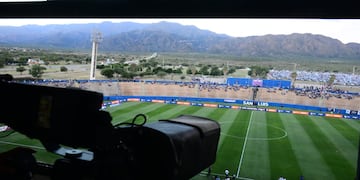 Estadio "Juan Gilberto Funes" de la ciudad de La Punta, San Luis. Juegan Godoy Cruz vs Tristán Suárez por Copa Argentina.
