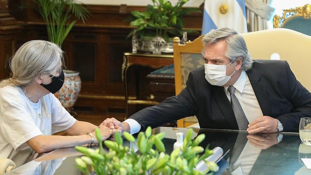 Alberto Fernández recibió a la madre de Úrsula Bahillo en la Casa Rosada.