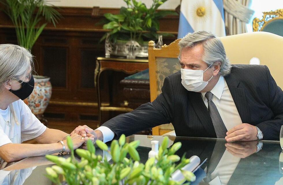 Alberto Fernández recibió a la madre de Úrsula Bahillo en la Casa Rosada
