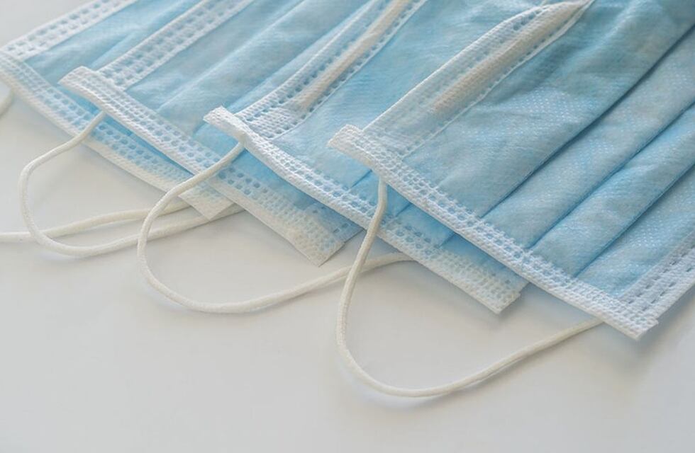 La ANMAT prohibió la comercialización de un barbijo, un suplemento y un producto estético