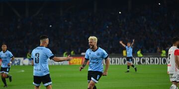 El festejo de Alejandro Rébola en el 1-0 de Belgrano ante Chacarita. (Javier Ferreyra / La Voz)