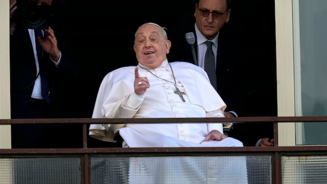 El Papa Francisco antes de recibir el alta (AP Photo/Domenico Stinellis)
