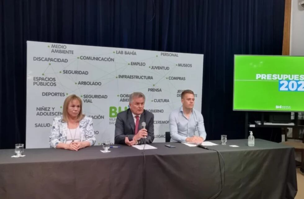 Bahía Blanca: eliminan 21 cargos políticos y 90 tasas municipales