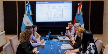 El Ejecutivo provincial planteó sostener el diálogo como herramienta central para construir acuerdos salariales y de planificación educativa.