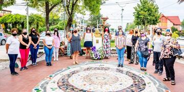 Mujeres que mueven Mina Clavero