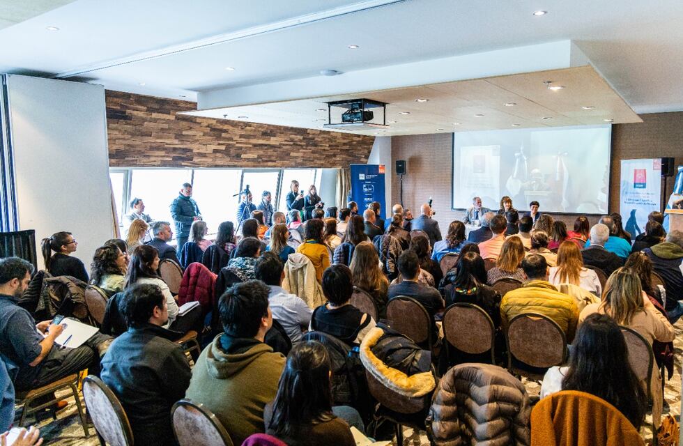 Comenzó el Primer Congreso Científico Provincial sobre la Antártida