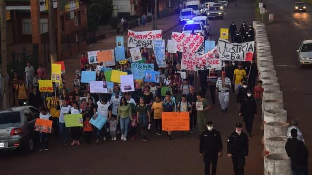 Marcharon pidiendo justicia por Sebastián Ferreira en Jardín América.