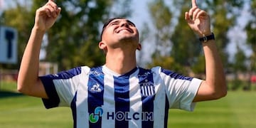 Talleres formalizó el regreso del rey Bebelo. Y este domingo, su presentación ante Lanús (Prensa Talleres)
