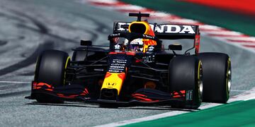 Tercera pole consecutiva para Verstappen.