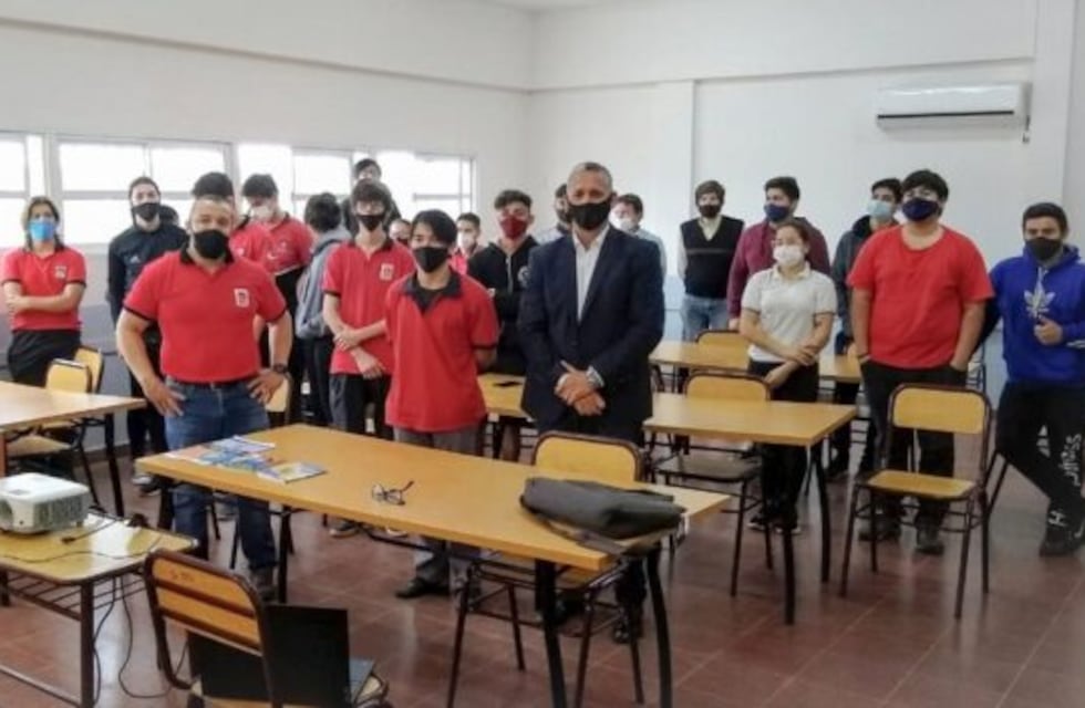 Alumnos de la EPET N°34 de la ciudad de Posadas tuvieron una capacitación en Derechos y Garantías Constitucionales