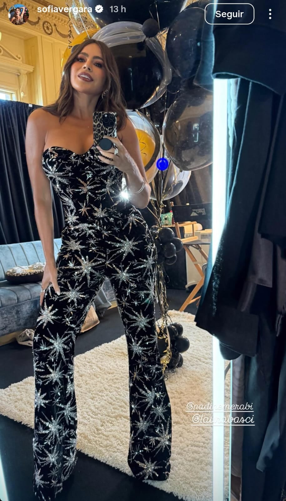 Hombros al descubierto y muchos brillos: Sofía Vergara dio cátedra de estilo y se llevó los aplausos con un outfit imbatible