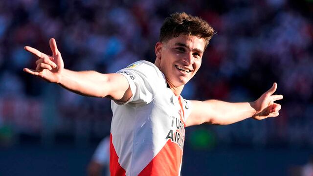 Julián Álvarez pasa sus últimos días como jugador de River