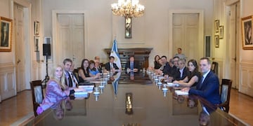 La primera reunión de gabinete del gobierno de Javier Milei.