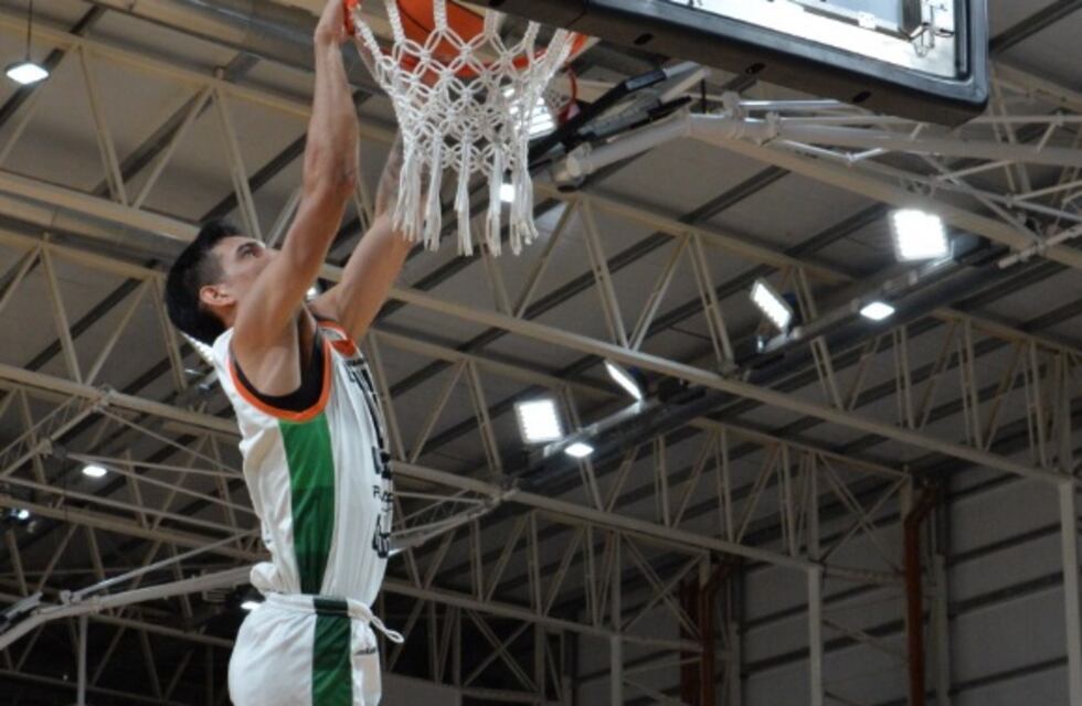 Estudiantes derrotó a Bahía Basket por 87 a 81