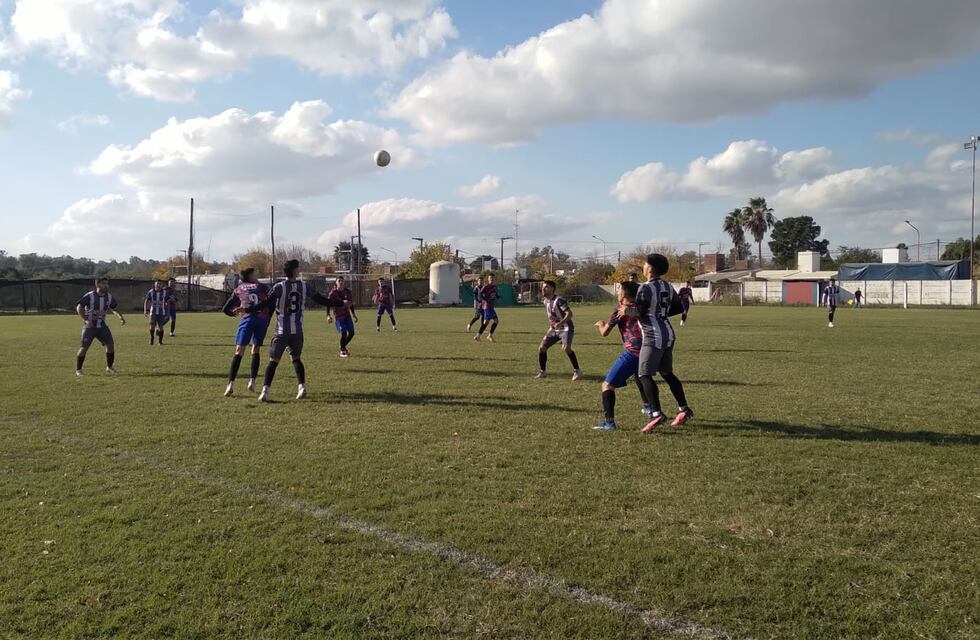 El 24 perdió con Rivadavia, el puntero de la Zona Oeste en el Fortín de la Ribera