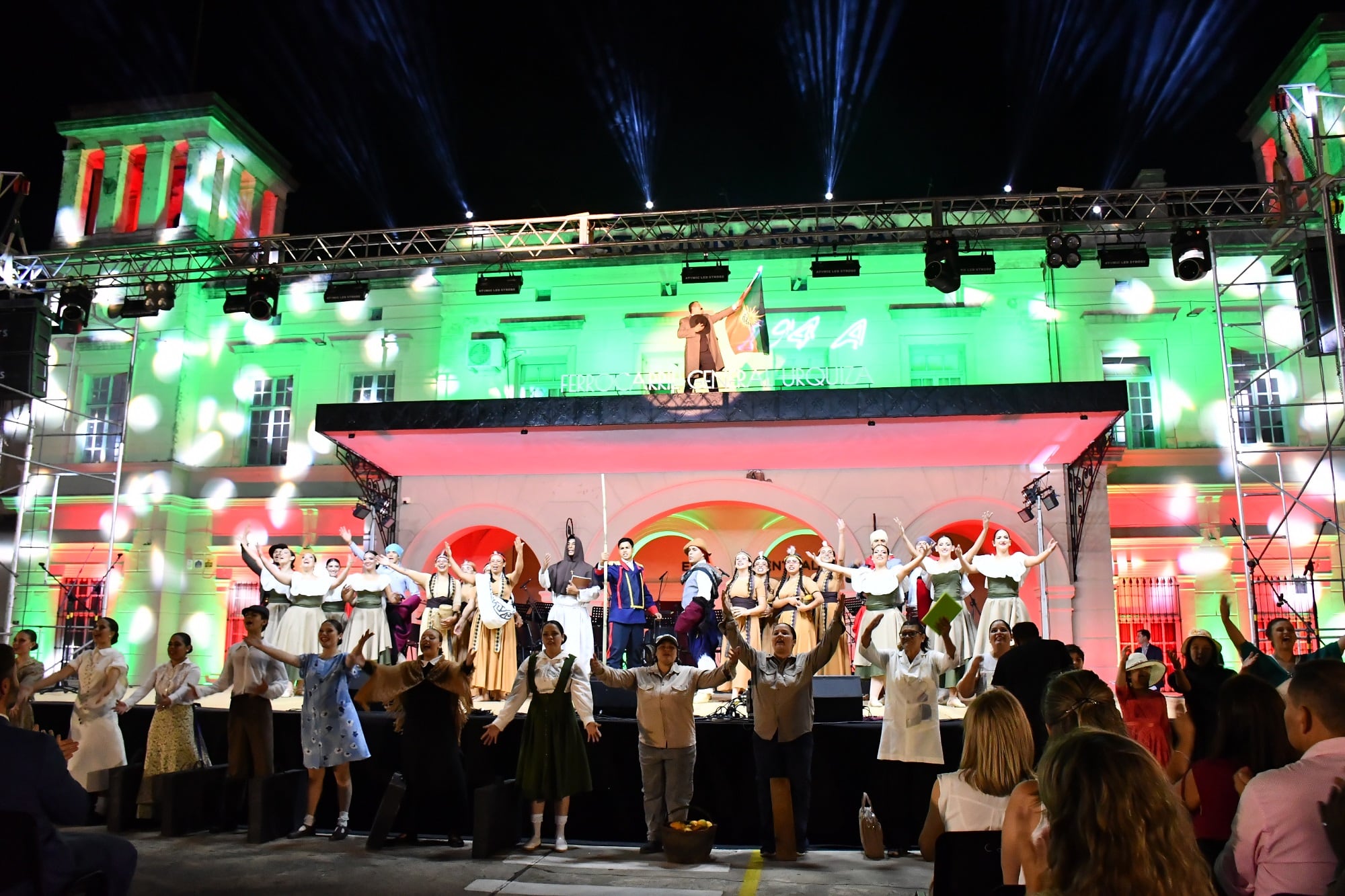 Concordia celebró su 194° aniversario con un espectáculo en la Estación Central.