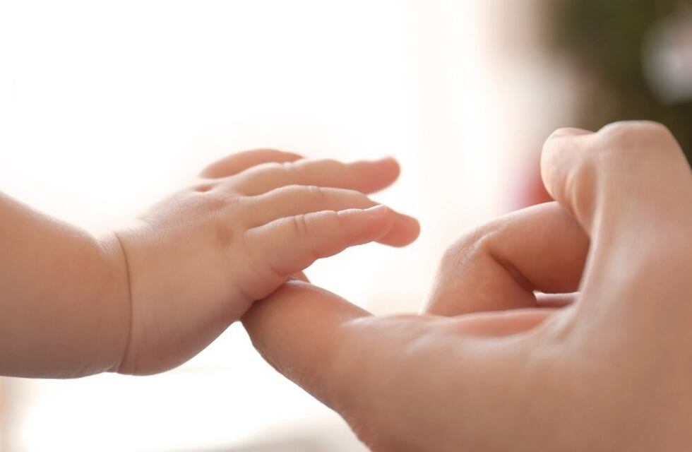 La Justicia de Córdoba ordenó que un bebé vuelva a tener contacto con su padre a través de su abuela