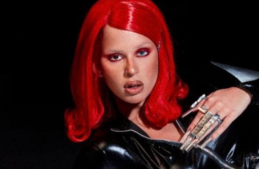 Nathy Peluso reversionó “Vivir Así Es Morir De Amor”