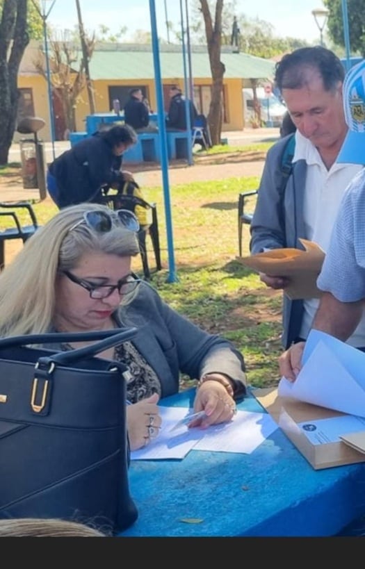 Las personas que tomaban los datos de los beneficiarios, no estaban identificadas.