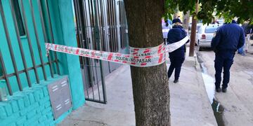 Conmoción en barrio Comercial de Córdoba por el crimen de una vecina en su casa.
