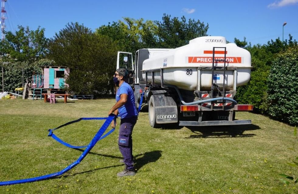 ABSA comenzó su operativo para asistir a los vecinos que no tienen agua