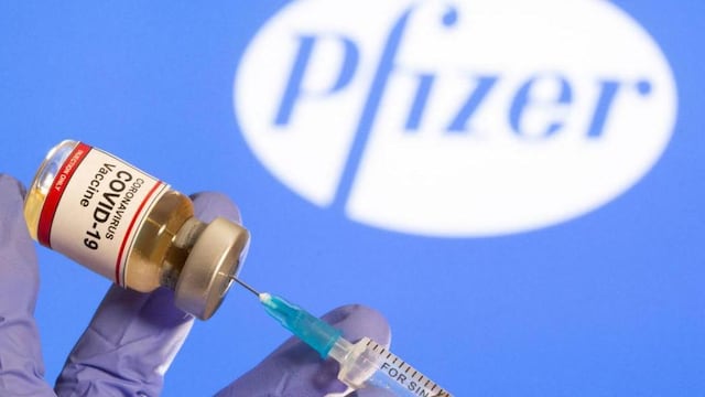 Pandemia. Pfizer y su socio alemán, BioNTech, están variando la receta de su vacuna. (AP)