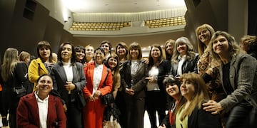 En vísperas del Día del Maestro, se entregaron distinciones a más de 100 educadores destacados por su compromiso en las aulas.