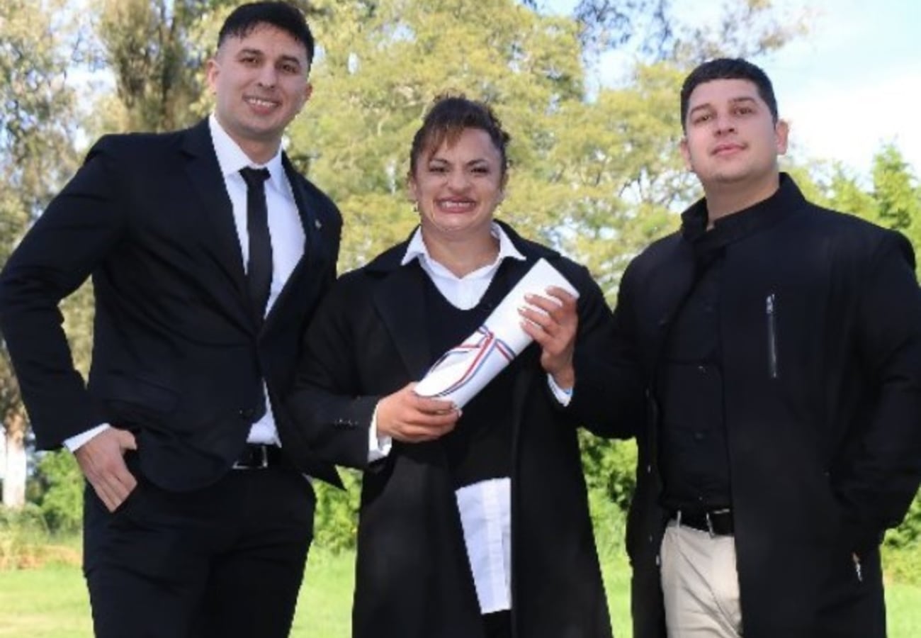 Locomotora Oliveras y sus hijos Alejandro y Alexis.