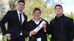 Locomotora Oliveras y sus hijos Alejandro y Alexis.